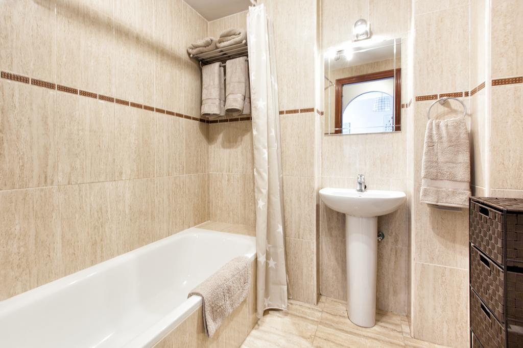 Dona Elena Apartment Fuengirola Bagian luar foto